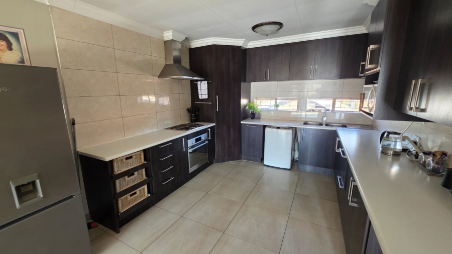 2 Bedroom Property for Sale in Doornpoort Gauteng
