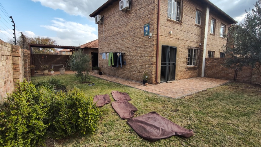 2 Bedroom Property for Sale in Annlin Gauteng