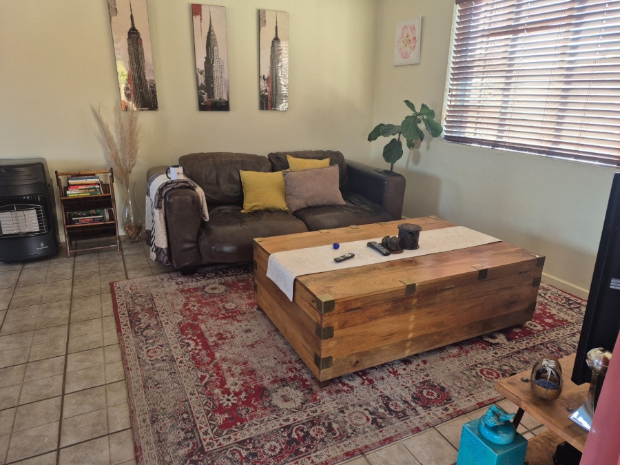 2 Bedroom Property for Sale in Die Hoewes Gauteng