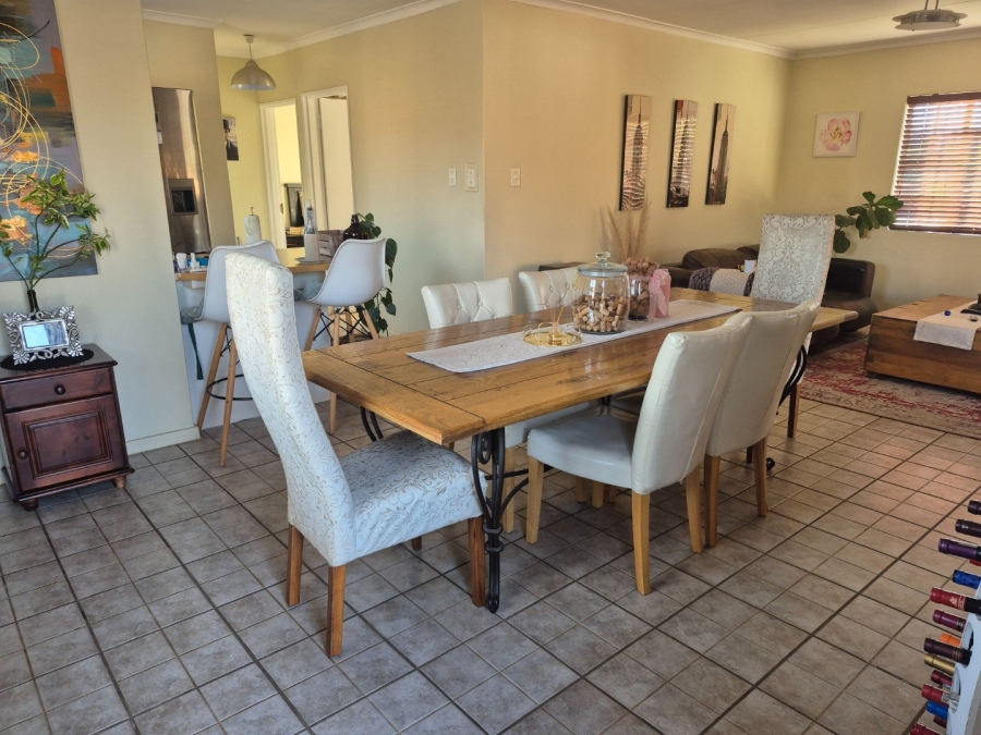 2 Bedroom Property for Sale in Die Hoewes Gauteng