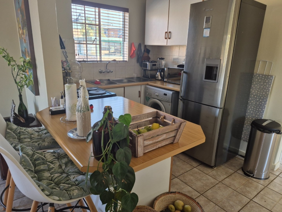 2 Bedroom Property for Sale in Die Hoewes Gauteng