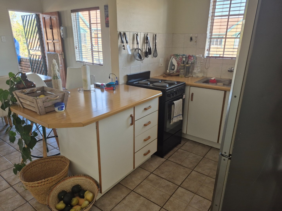 2 Bedroom Property for Sale in Die Hoewes Gauteng