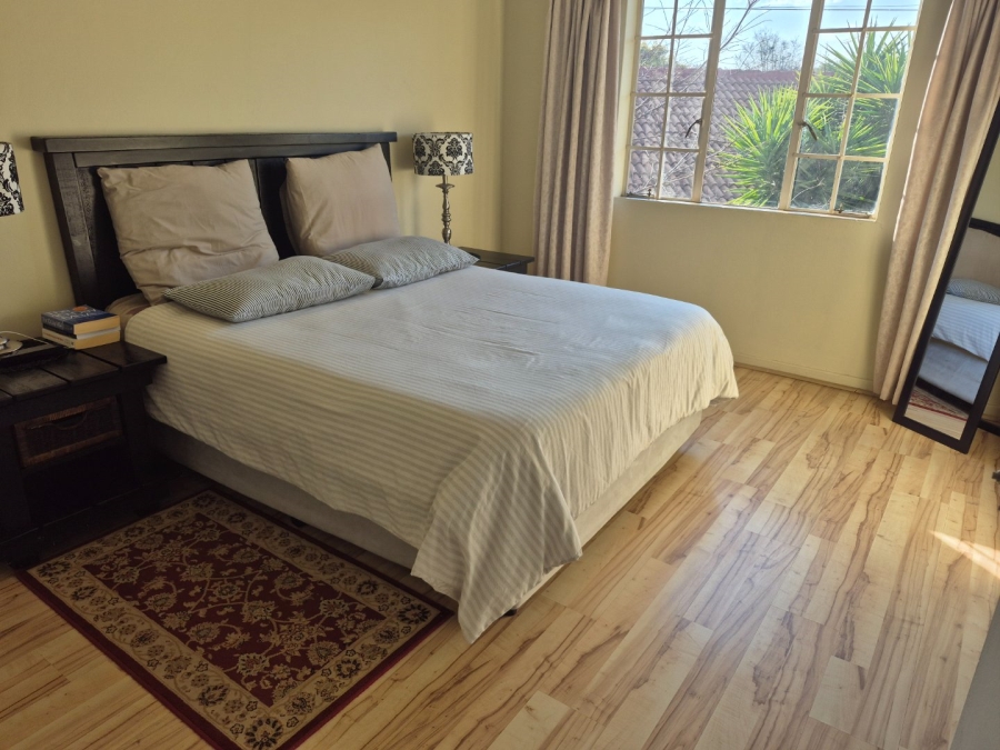 2 Bedroom Property for Sale in Die Hoewes Gauteng