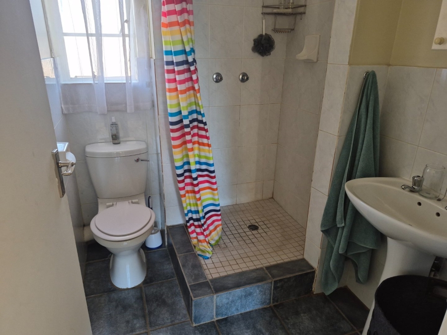 2 Bedroom Property for Sale in Die Hoewes Gauteng