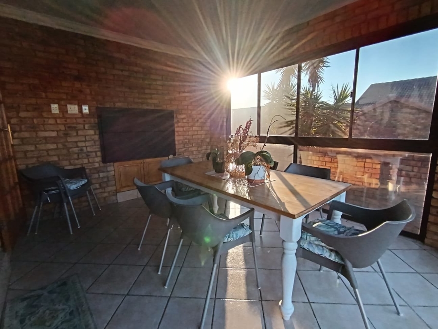 4 Bedroom Property for Sale in Amberfield Gauteng