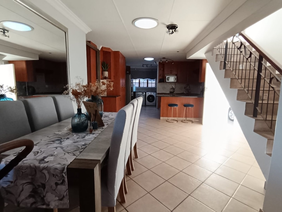 4 Bedroom Property for Sale in Amberfield Gauteng