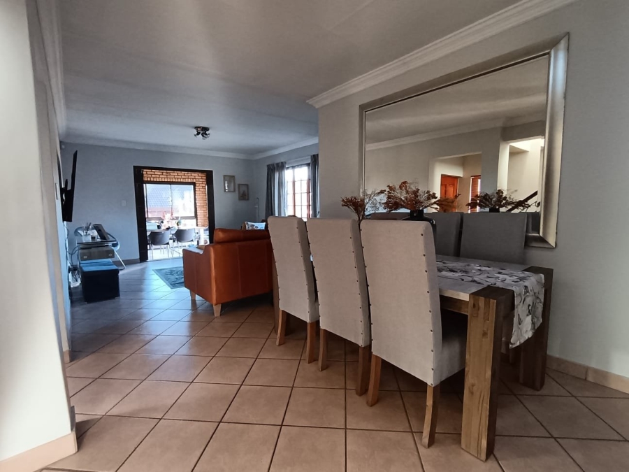 4 Bedroom Property for Sale in Amberfield Gauteng