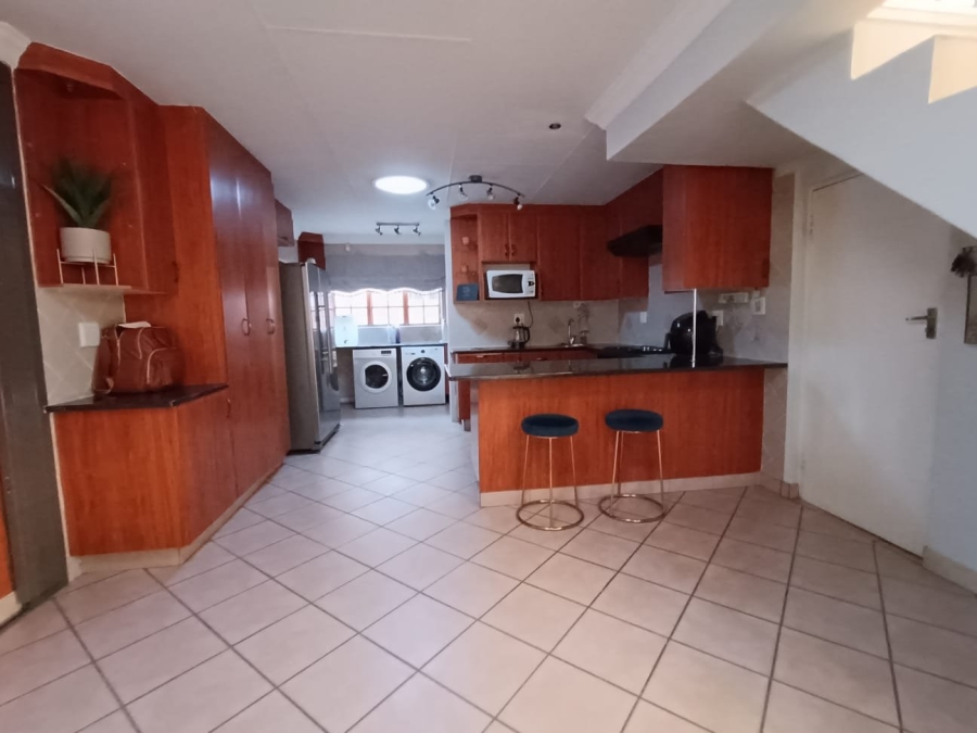 4 Bedroom Property for Sale in Amberfield Gauteng