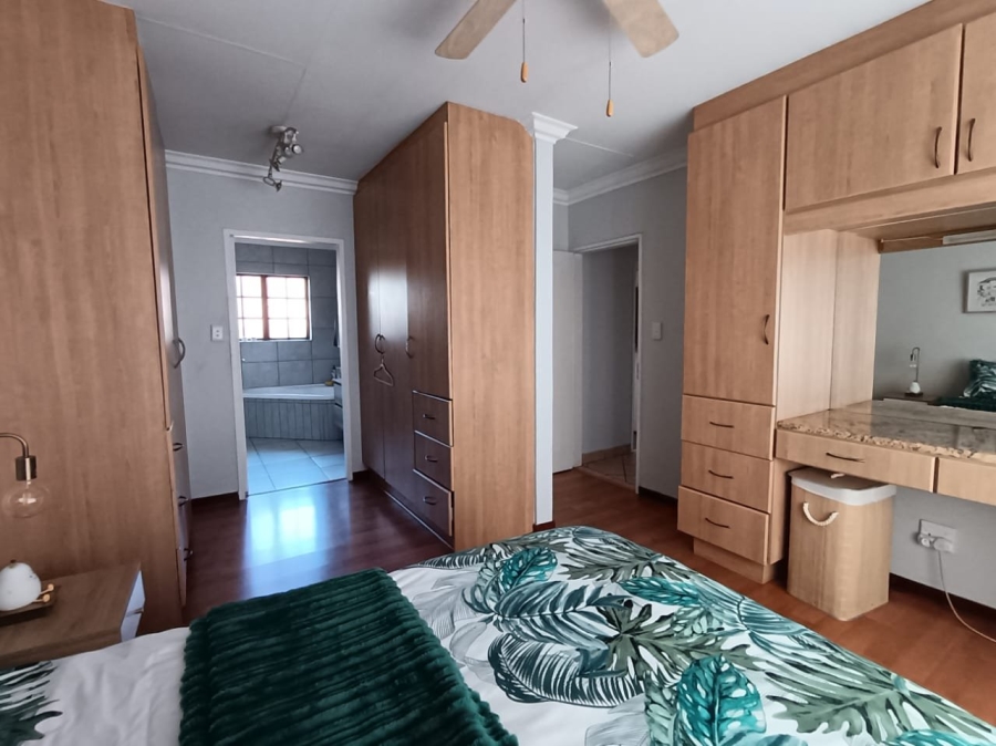 4 Bedroom Property for Sale in Amberfield Gauteng