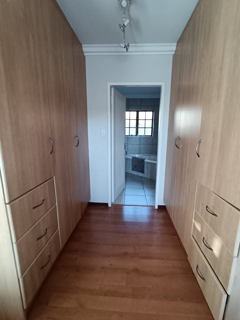 4 Bedroom Property for Sale in Amberfield Gauteng