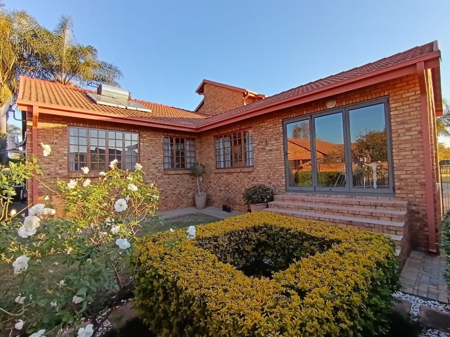 4 Bedroom Property for Sale in Amberfield Gauteng