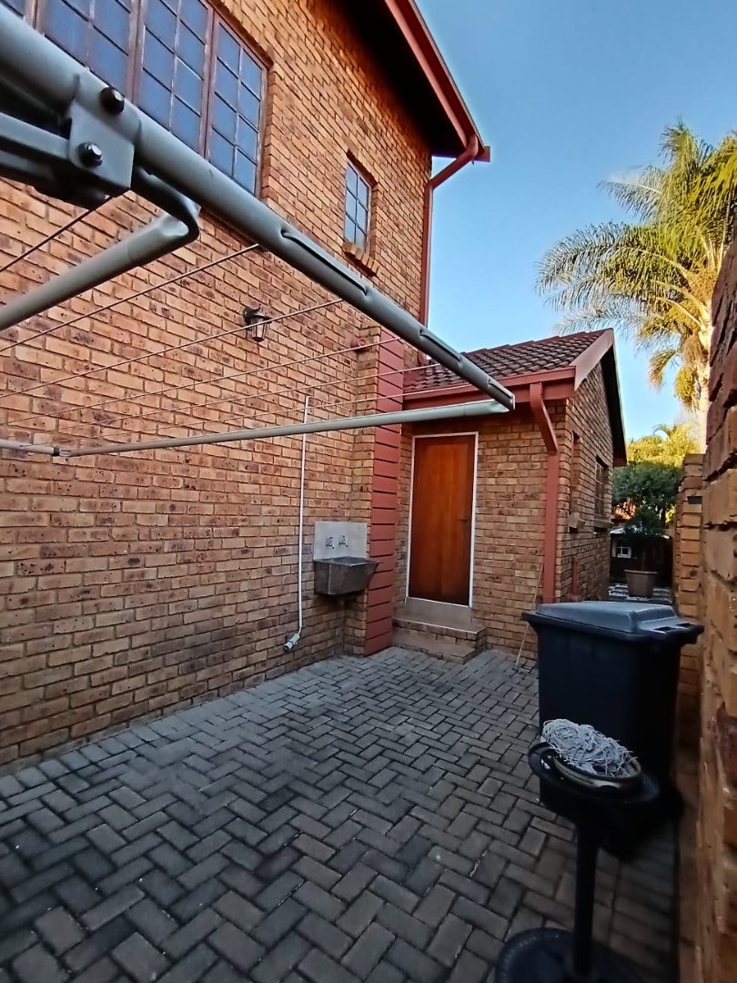 4 Bedroom Property for Sale in Amberfield Gauteng