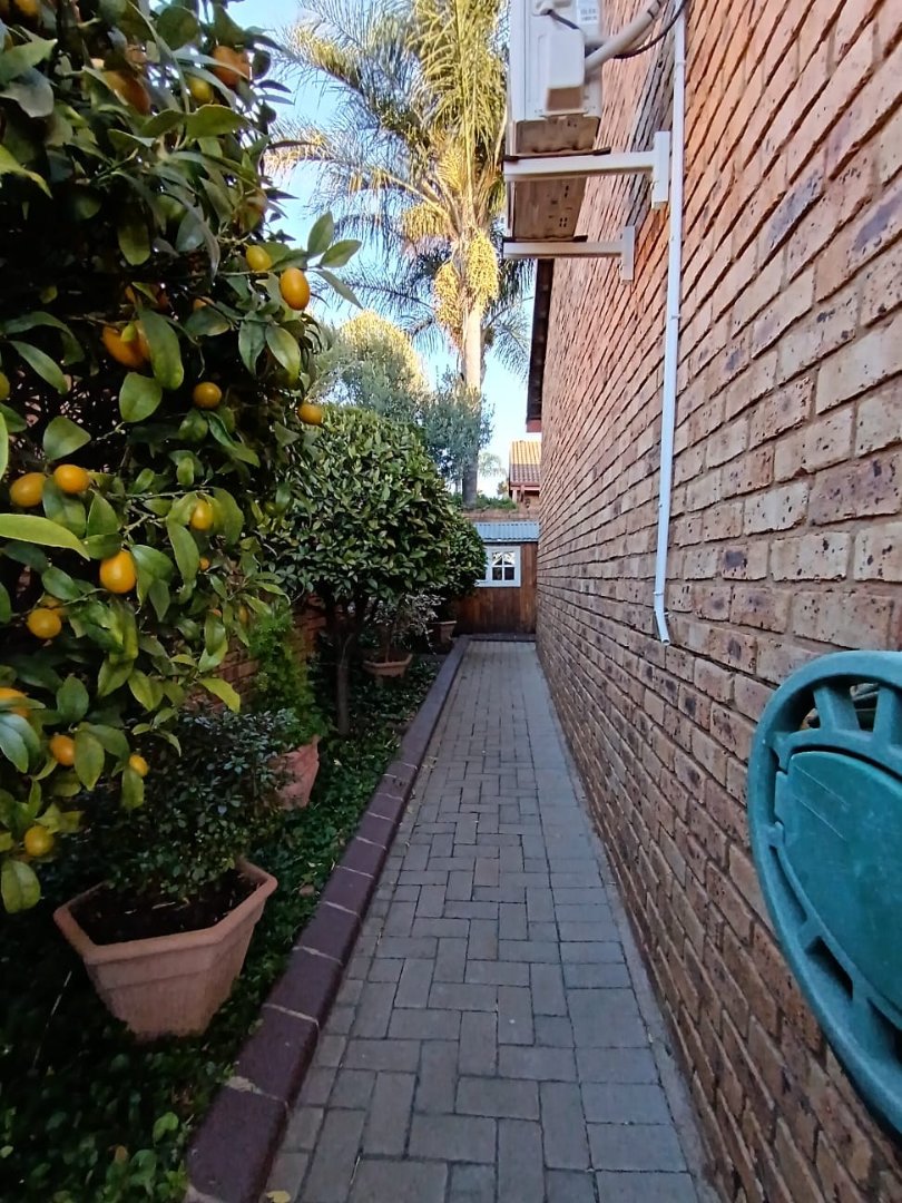 4 Bedroom Property for Sale in Amberfield Gauteng