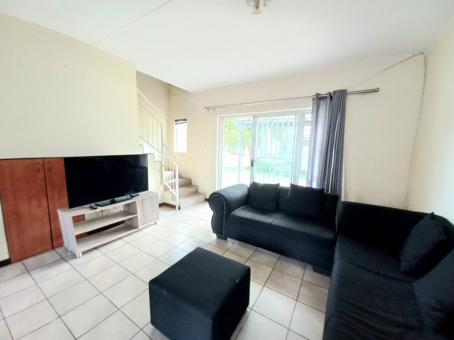 2 Bedroom Property for Sale in Greenstone Hill Gauteng