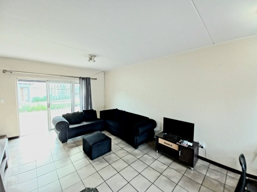 2 Bedroom Property for Sale in Greenstone Hill Gauteng