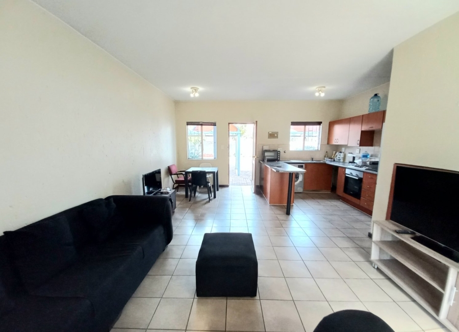 2 Bedroom Property for Sale in Greenstone Hill Gauteng