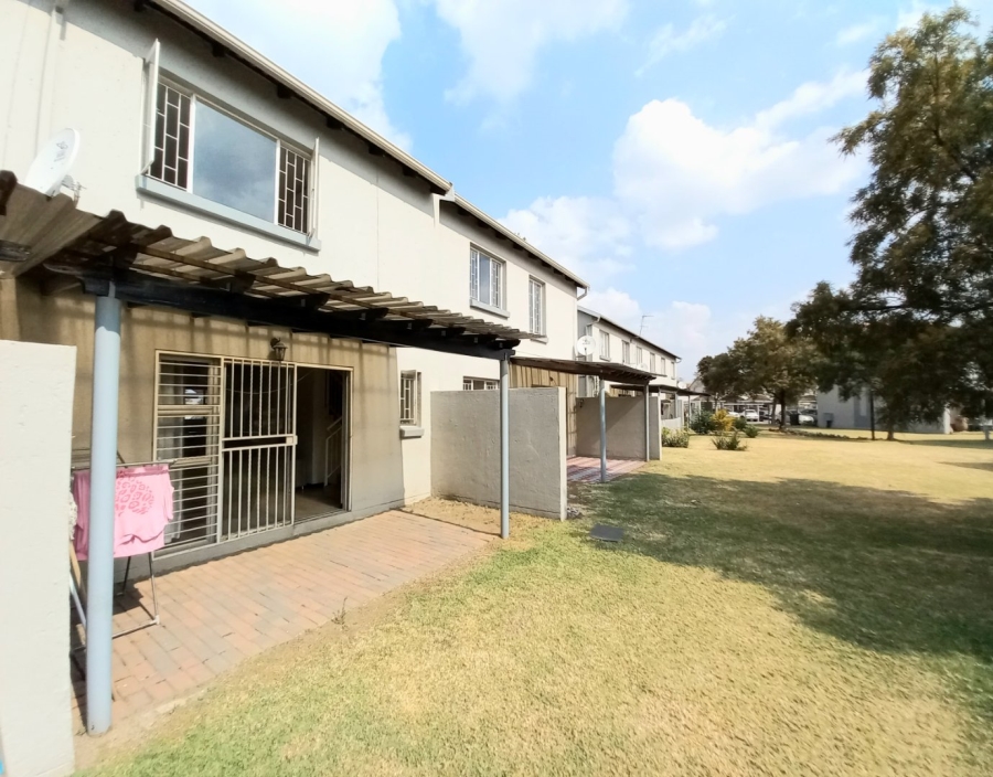 2 Bedroom Property for Sale in Greenstone Hill Gauteng