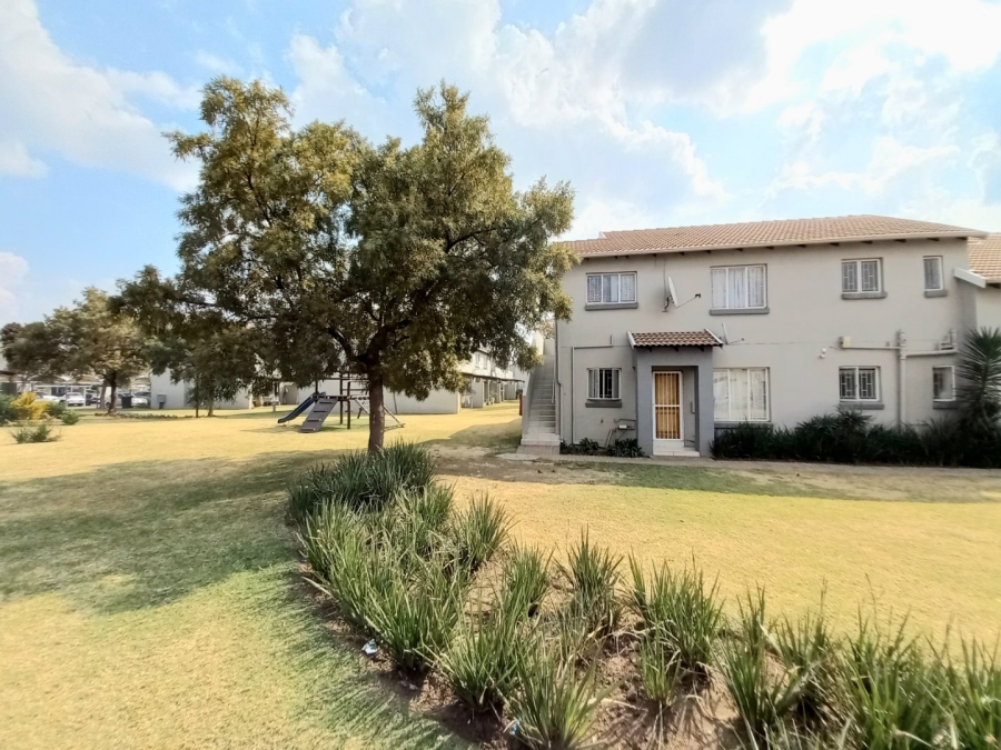 2 Bedroom Property for Sale in Greenstone Hill Gauteng