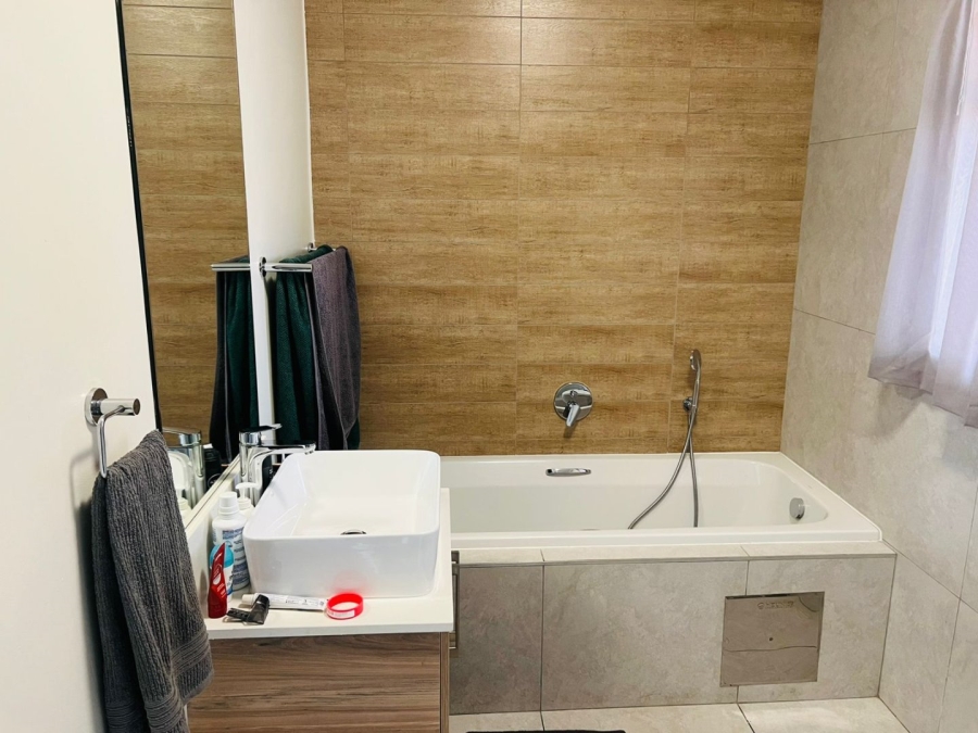 1 Bedroom Property for Sale in Modderfontein Gauteng