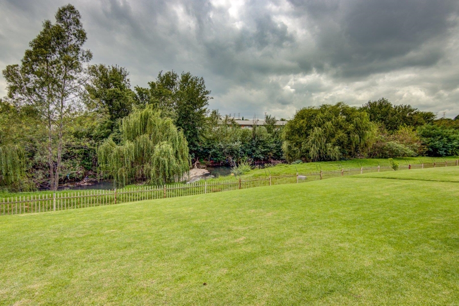 2 Bedroom Property for Sale in Corlett Gardens Gauteng