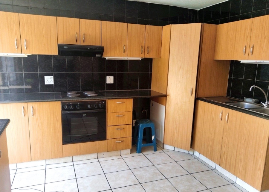 2 Bedroom Property for Sale in Corlett Gardens Gauteng