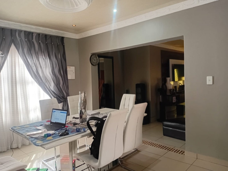3 Bedroom Property for Sale in Lindo Park Gauteng