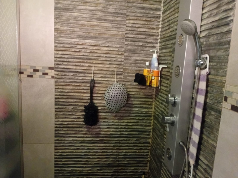 3 Bedroom Property for Sale in Lindo Park Gauteng