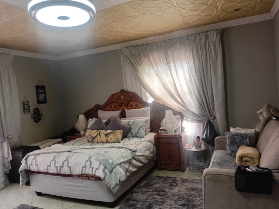 3 Bedroom Property for Sale in Lindo Park Gauteng
