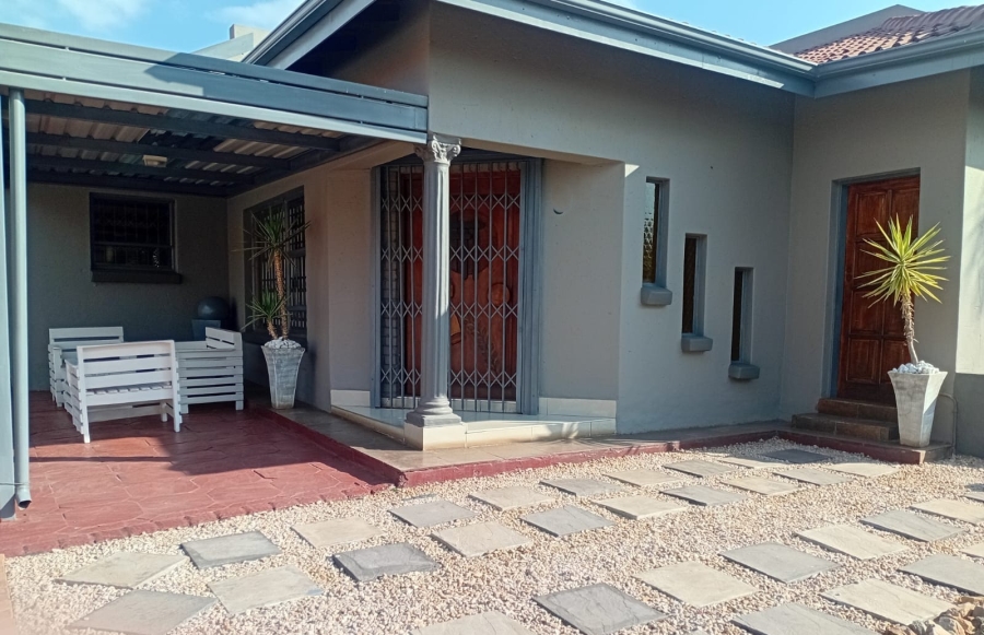 3 Bedroom Property for Sale in Lindo Park Gauteng