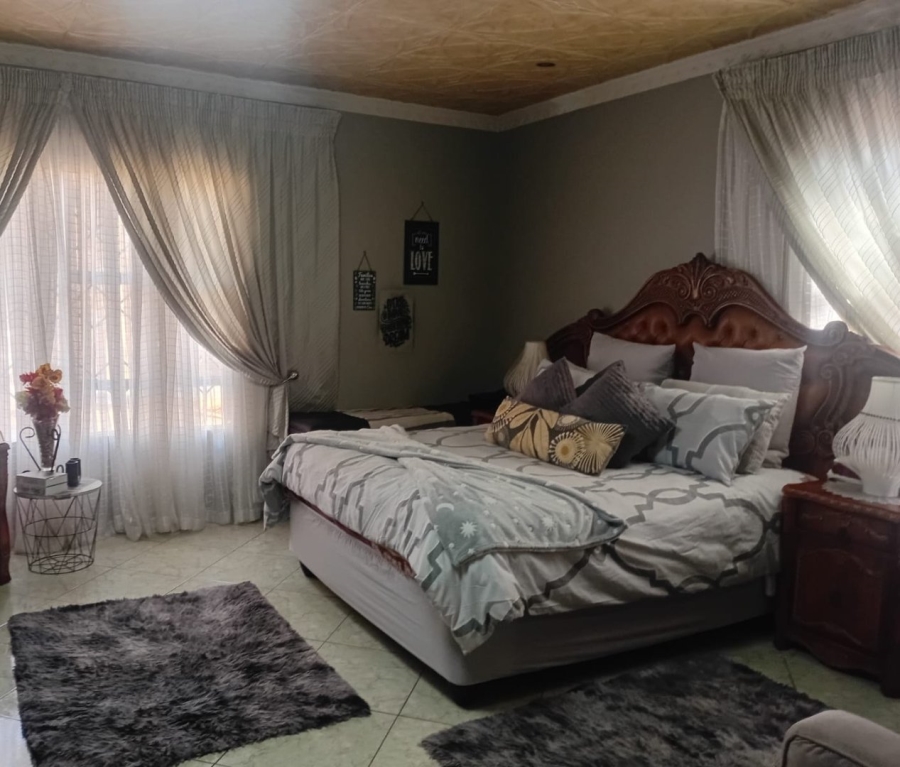 3 Bedroom Property for Sale in Lindo Park Gauteng
