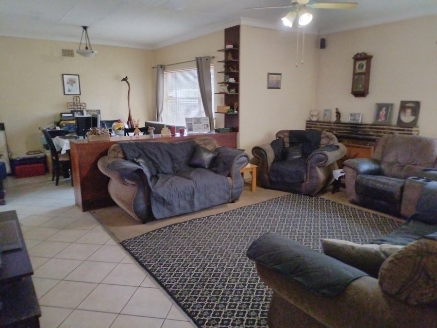 3 Bedroom Property for Sale in Selcourt Gauteng