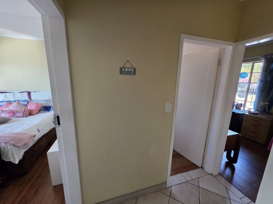 2 Bedroom Property for Sale in Magalieskruin Gauteng