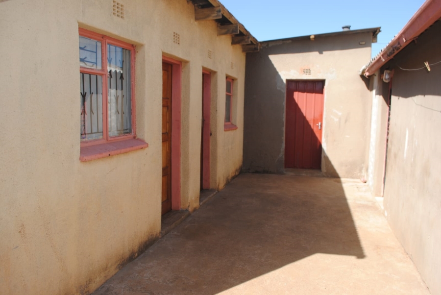 2 Bedroom Property for Sale in Naledi Gauteng