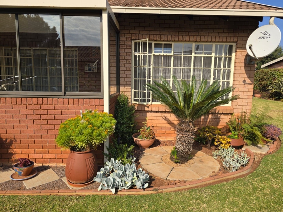 2 Bedroom Property for Sale in Montana Park Gauteng