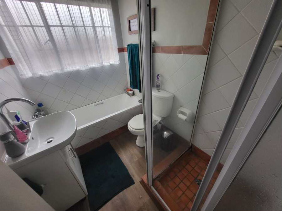 3 Bedroom Property for Sale in Bougainvillea Estate Gauteng