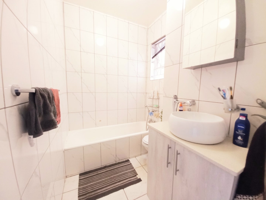 2 Bedroom Property for Sale in Eastleigh Gauteng