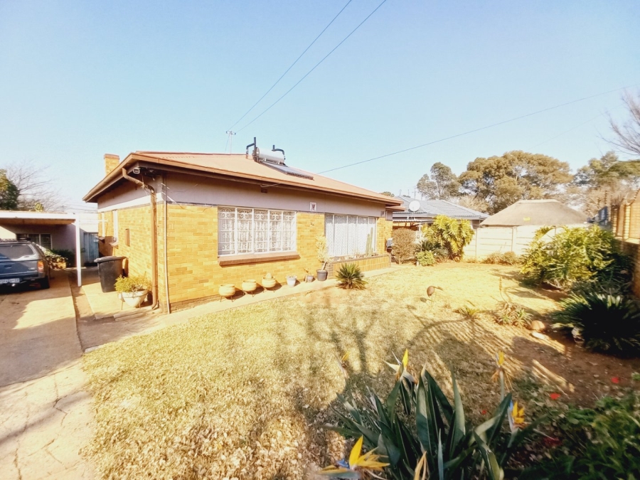3 Bedroom Property for Sale in Symhurst Gauteng