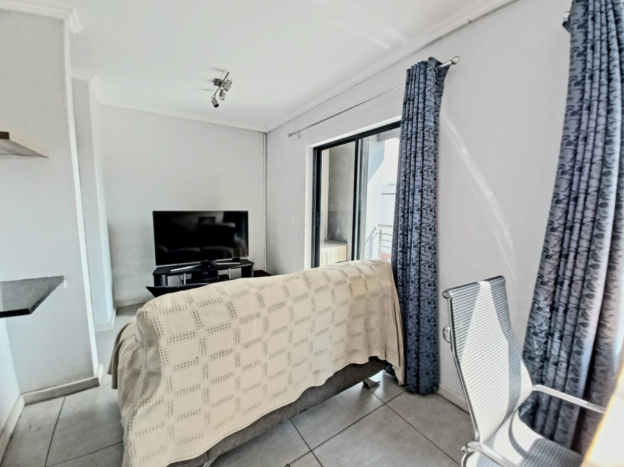 1 Bedroom Property for Sale in Sebenza Gauteng