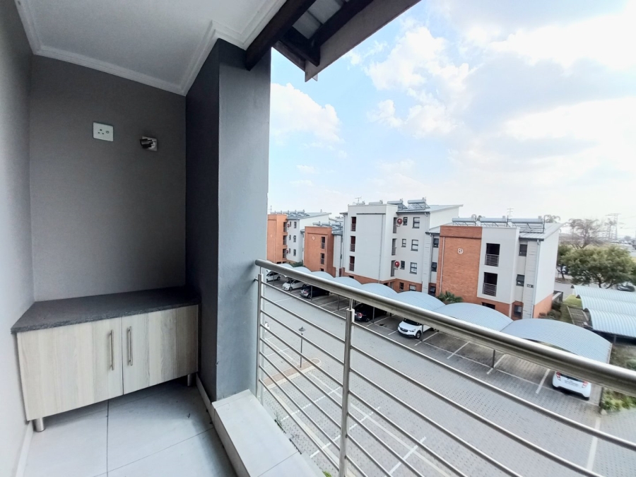 1 Bedroom Property for Sale in Sebenza Gauteng