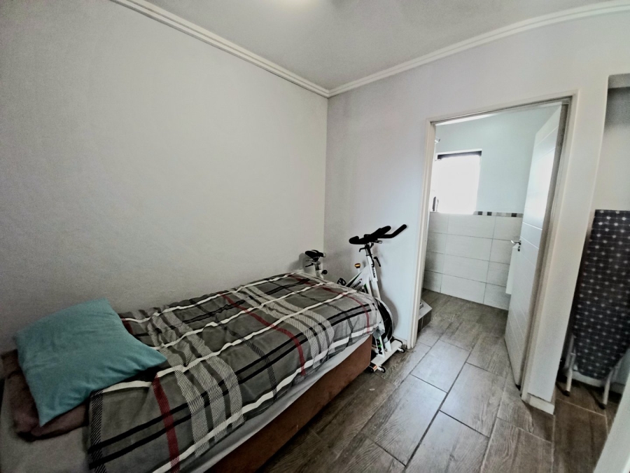 1 Bedroom Property for Sale in Sebenza Gauteng