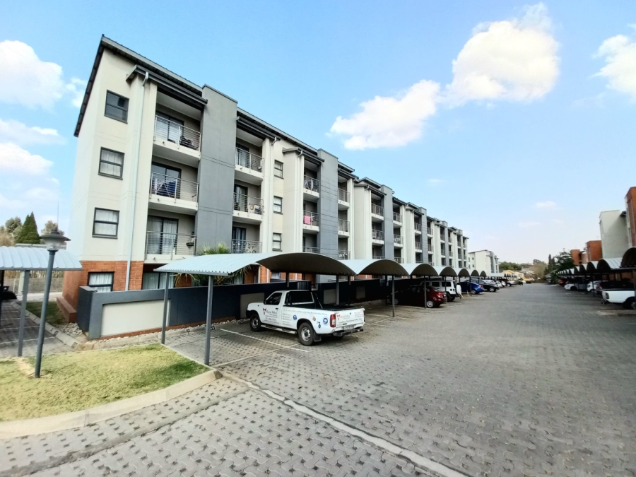 1 Bedroom Property for Sale in Sebenza Gauteng