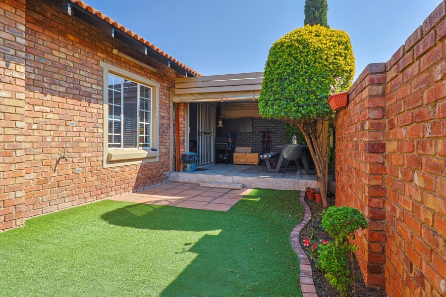 2 Bedroom Property for Sale in Amberfield Gauteng