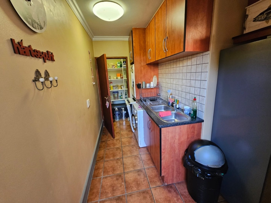 To Let 2 Bedroom Property for Rent in Faerie Glen Gauteng