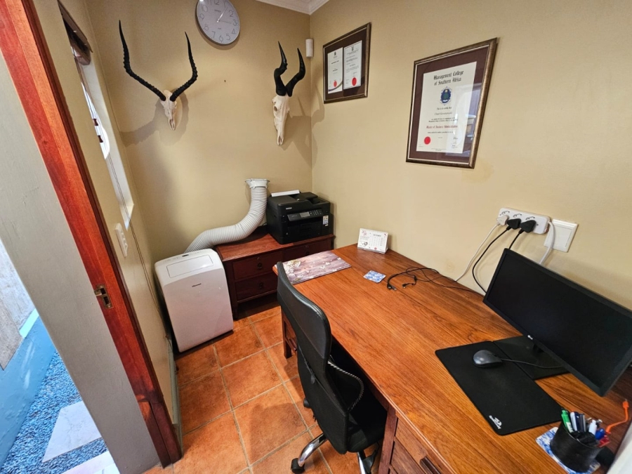 2 Bedroom Property for Sale in Faerie Glen Gauteng