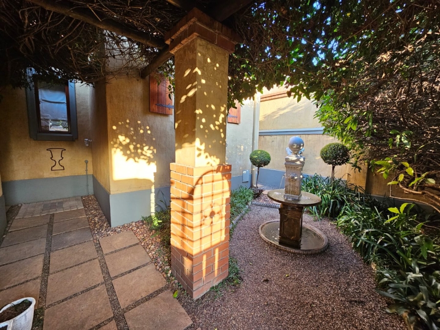 2 Bedroom Property for Sale in Faerie Glen Gauteng
