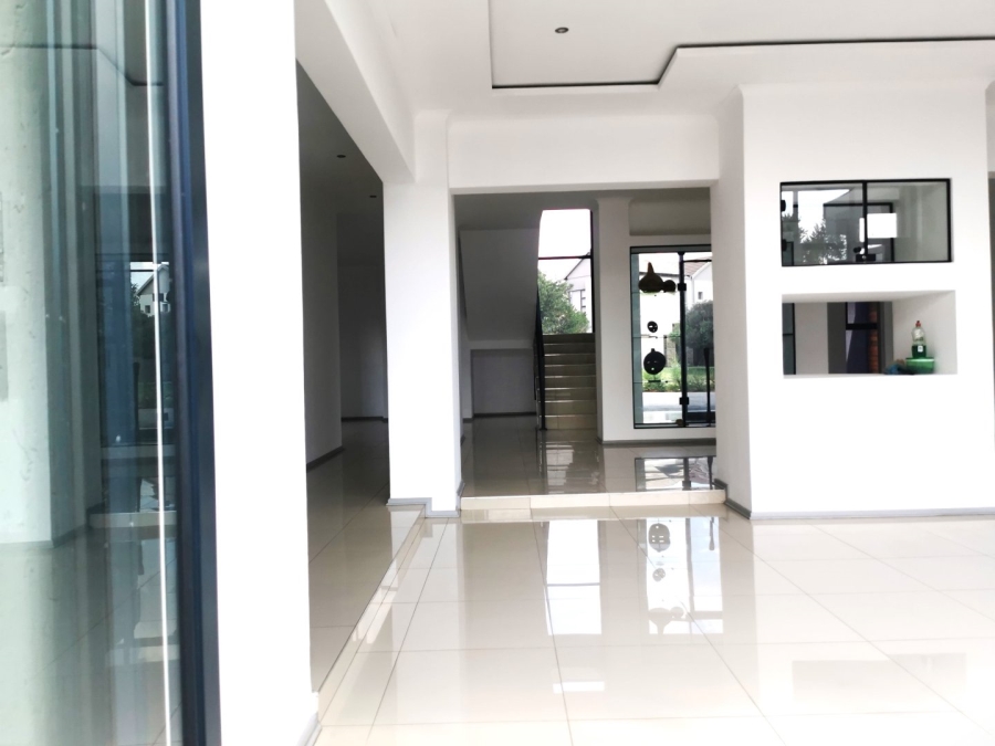 5 Bedroom Property for Sale in Serengeti Lifestyle Estate Gauteng