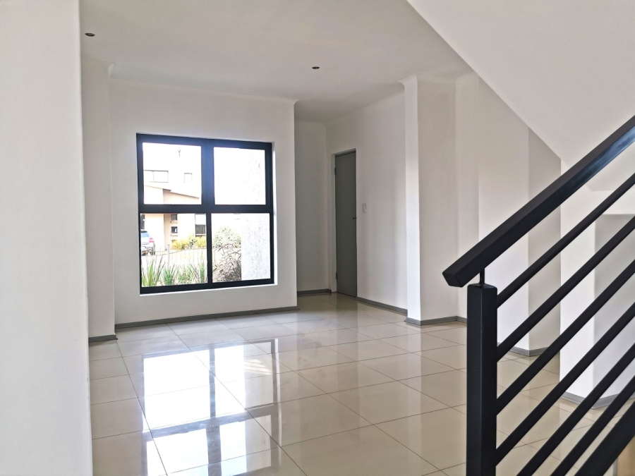 5 Bedroom Property for Sale in Serengeti Lifestyle Estate Gauteng