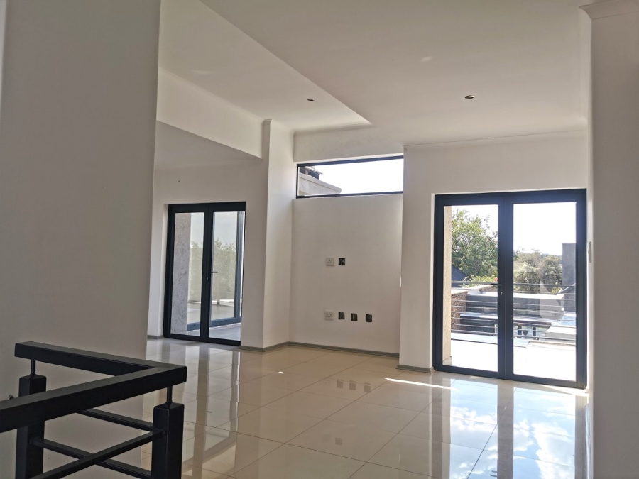 5 Bedroom Property for Sale in Serengeti Lifestyle Estate Gauteng