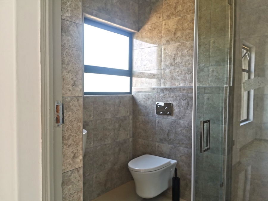 5 Bedroom Property for Sale in Serengeti Lifestyle Estate Gauteng