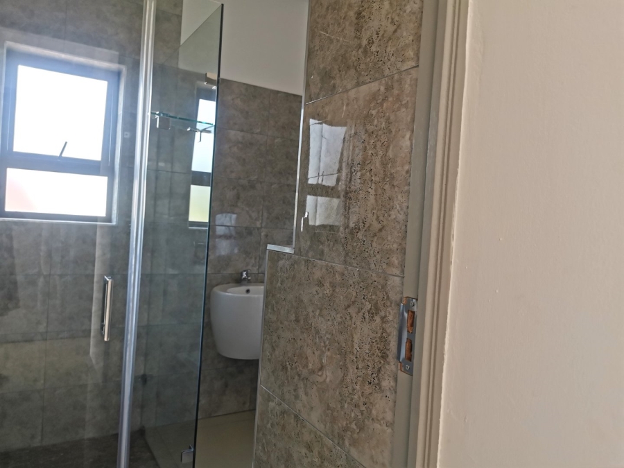 5 Bedroom Property for Sale in Serengeti Lifestyle Estate Gauteng